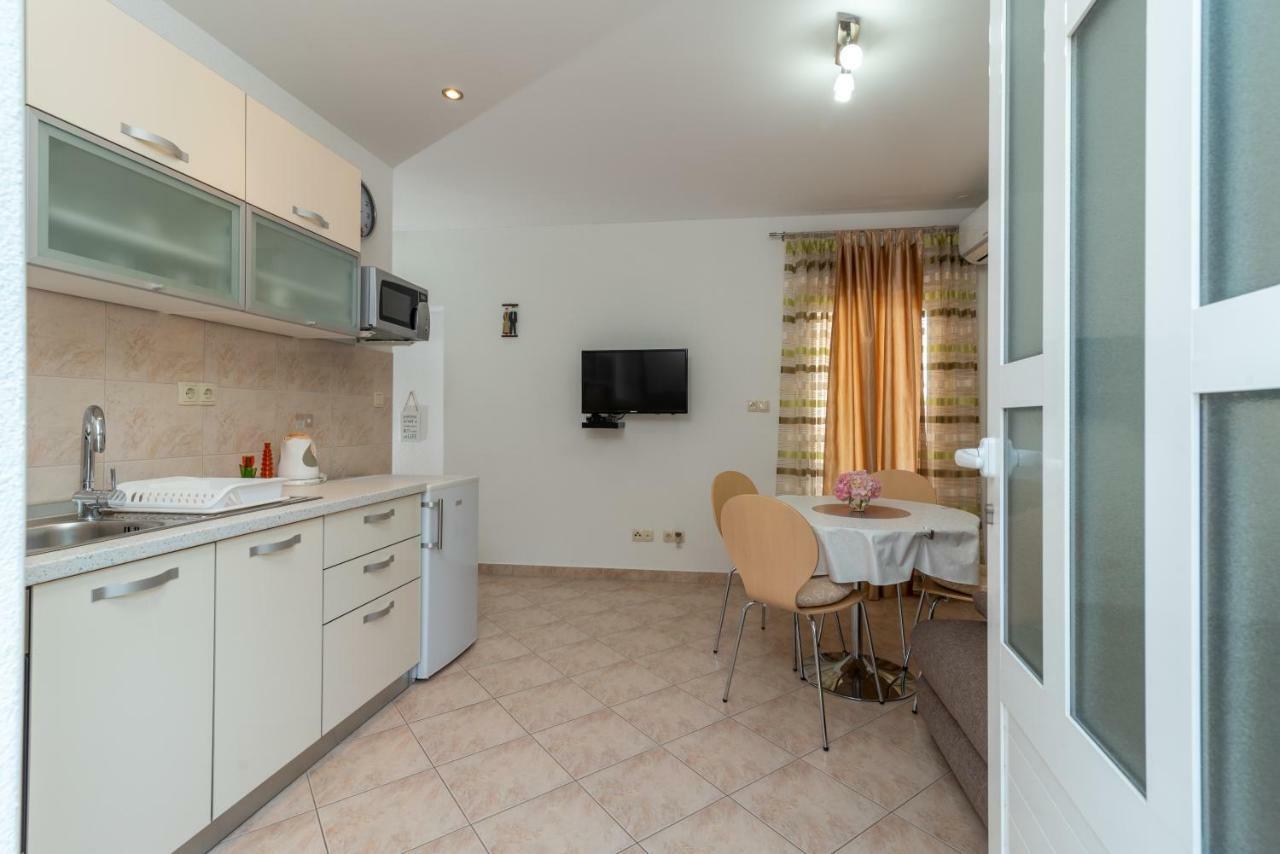 Apartment Nives Trogir Buitenkant foto