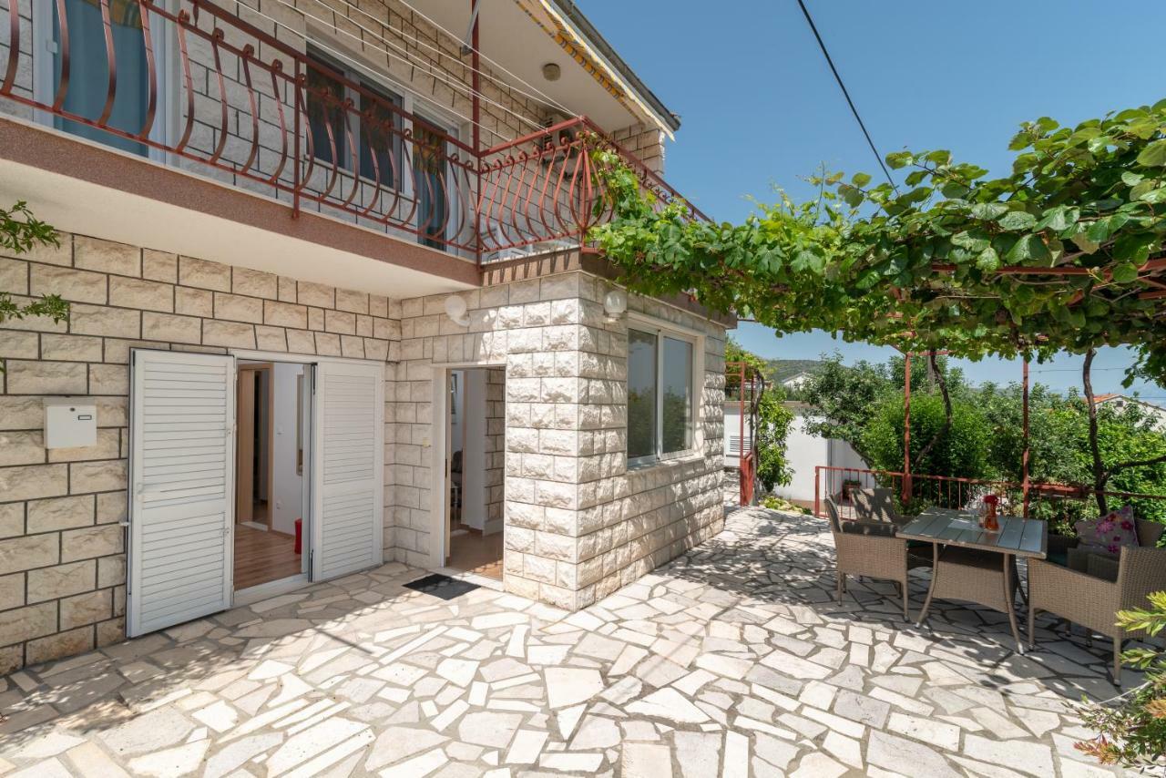 Apartment Nives Trogir Buitenkant foto