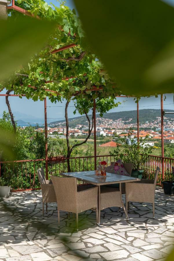 Apartment Nives Trogir Buitenkant foto