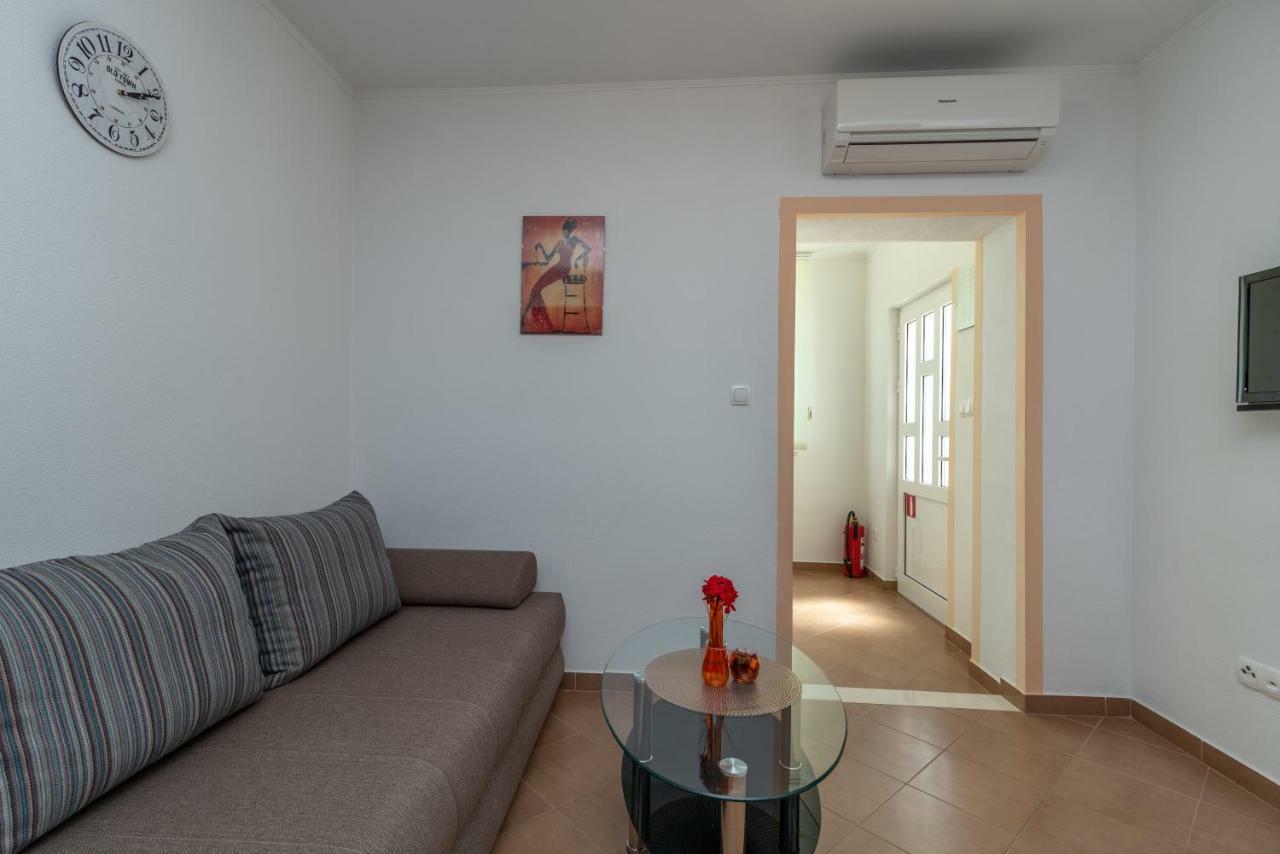 Apartment Nives Trogir Buitenkant foto